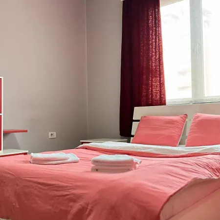 Terrace Flat In Heart Of טיראנה