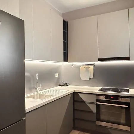Terrace Flat In Heart Of דירה