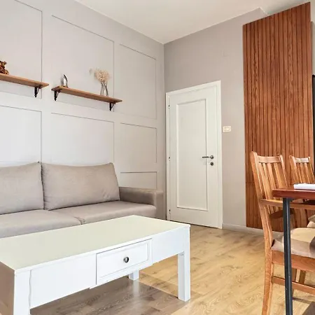 דירה Terrace Flat In Heart Of