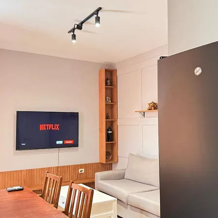 Terrace Flat In Heart Of דירה טיראנה