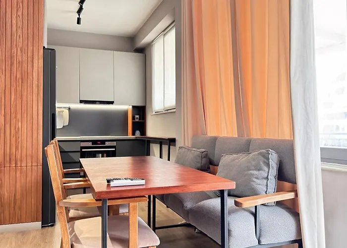 Apartment Terrace Flat In Heart Of