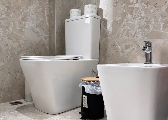 Terrace Flat In Heart Of