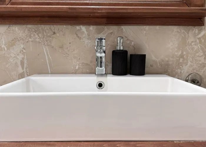 Apartment Terrace Flat In Heart Of