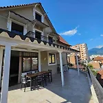 Terrace Flat In Heart Of Apartmán *