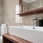 Apartmán Terrace Flat In Heart Of *