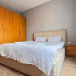 Terrace Flat In Heart Of Tirana