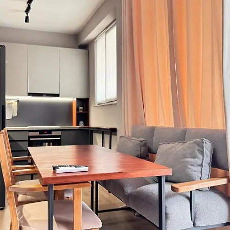 Апартаменты Terrace Flat In Heart Of