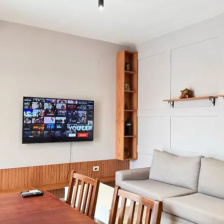 Terrace Flat In Heart Of Lejlighed *