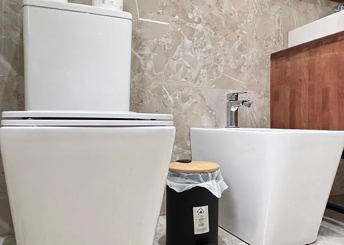 Terrace Flat In Heart Of ティラナ