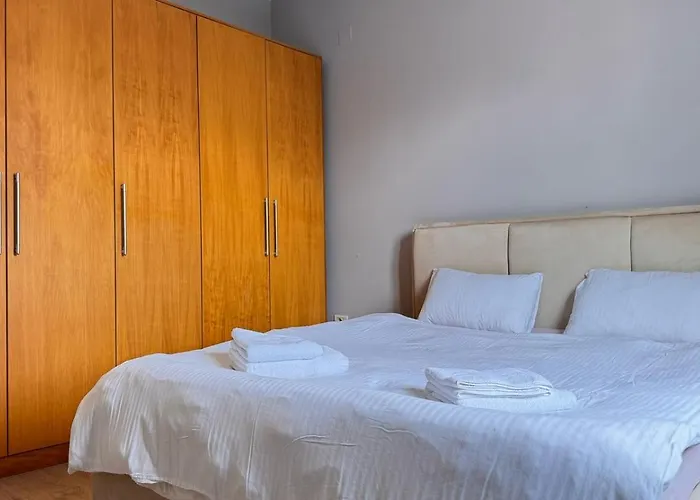 Terrace Flat In Heart Of Тирана