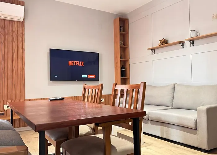 Terrace Flat In Heart Of * ティラナ