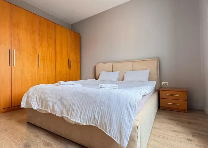 Terrace Flat In Heart Of Тирана